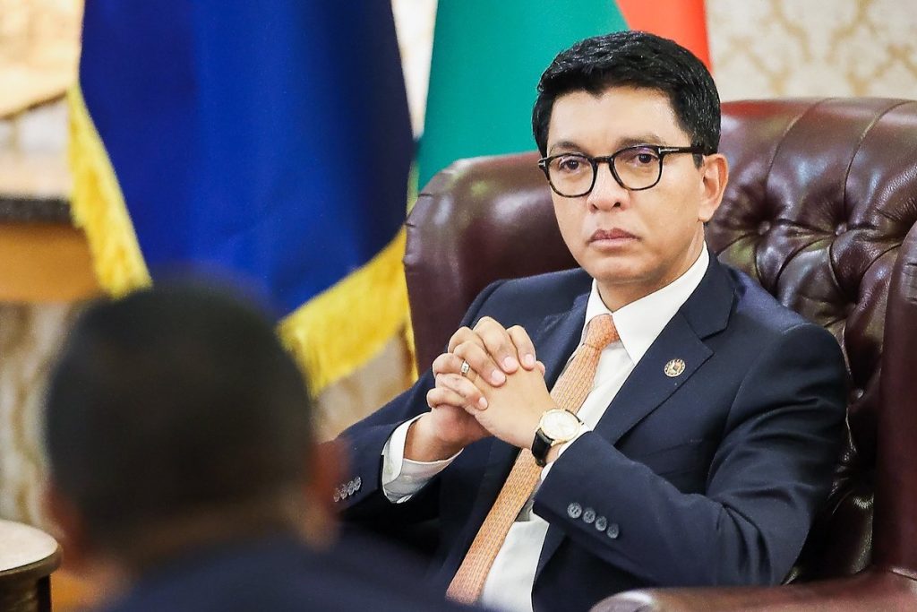 Президент Мадагаскару втік: що відбувається у країні
