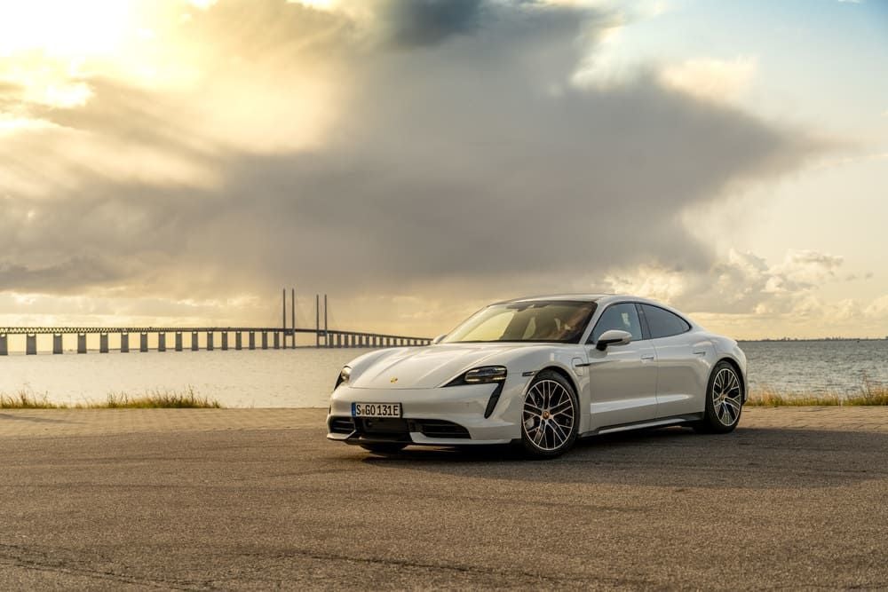 Porsche втратила майже 1 млрд євро: причини збитків німецького автогіганта Porsche зазнала збитків у 1 млрд євро: причини кризи