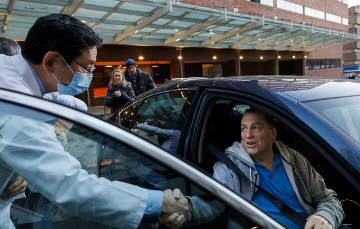 Американець прожив 271 день із ниркою свині