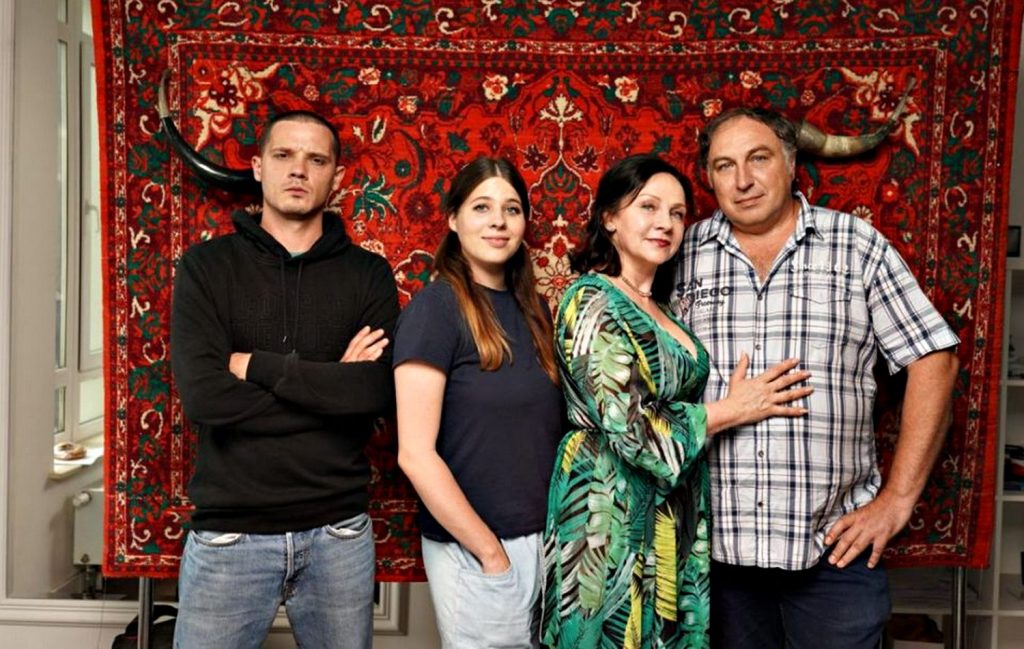 Де дивитися 3 серію «Обмежено придатні» онлайн