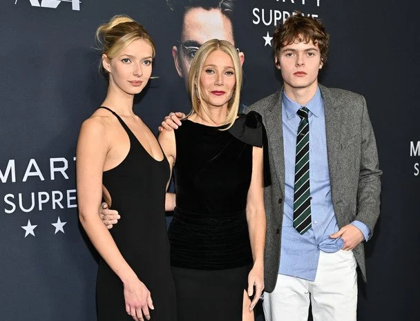 Гвінет Пелтроу вперше за довгий час вийшла з дітьми на червону доріжку