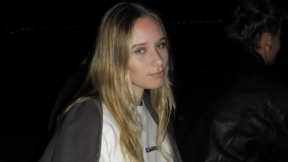 Імовірна позашлюбна донька Путіна у Парижі: що з’ясувало ТСН і як вона реагує на війну Позашлюбна донька Путіна у Парижі: що показало інтерв’ю ТСН