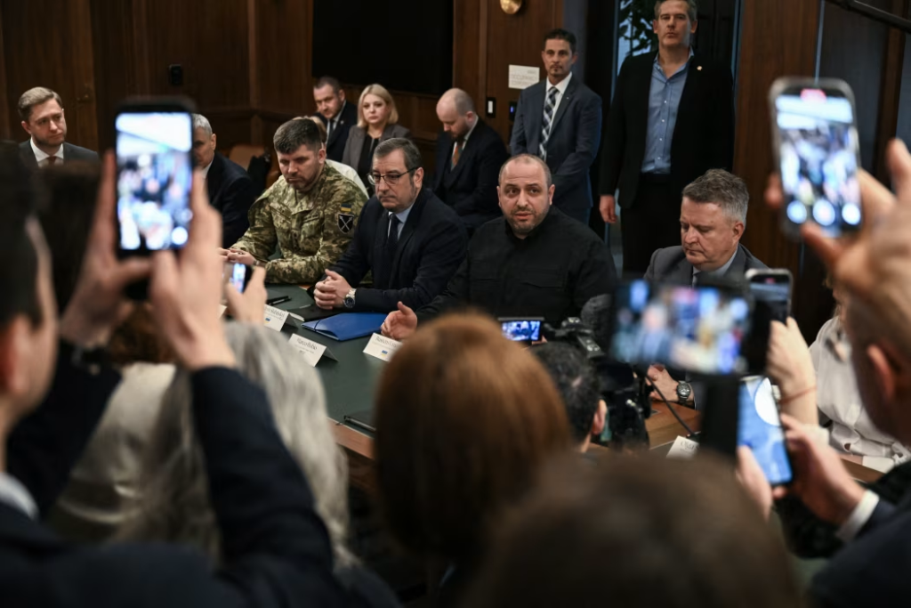 Мирні переговори у Флориді: які рішення ухвалили США та Україна і що чекає на мирний план далі Переговори у Флориді: що вирішили щодо миру для України