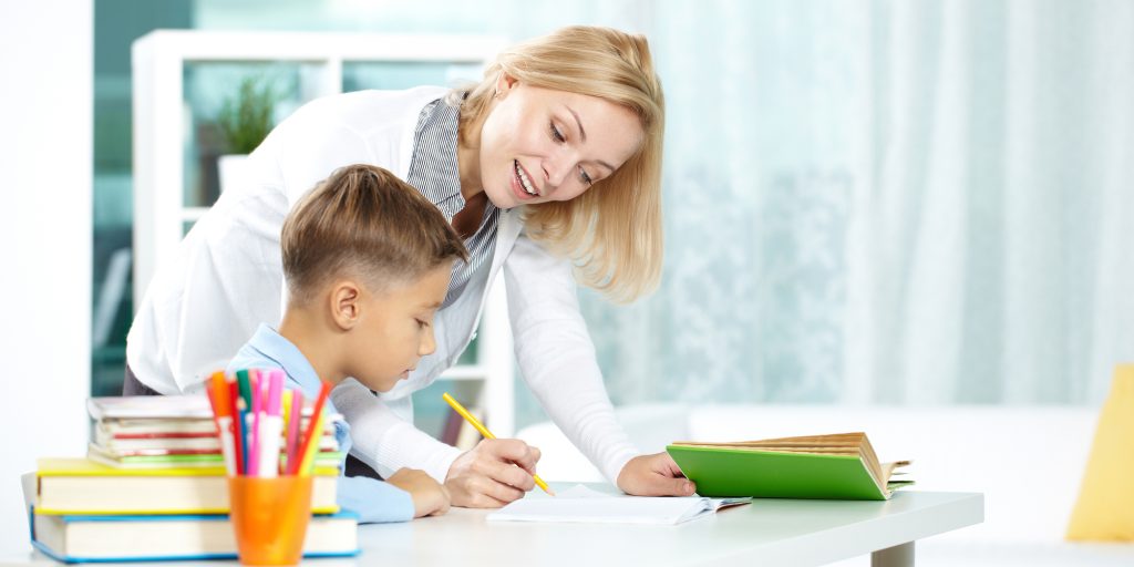 Із січня вчителям в Україні підвищать зарплати на 30%