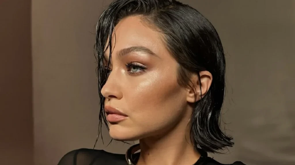 Джіджі Хадід кардинально змінила імідж і стала брюнеткою