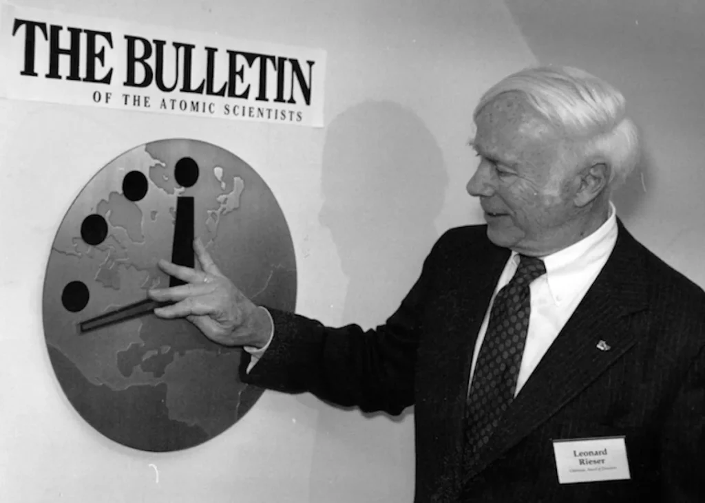 Годинник Судного дня перевели до 85 секунд: як він працює і чому світ тривожно близько до «Опівночі»