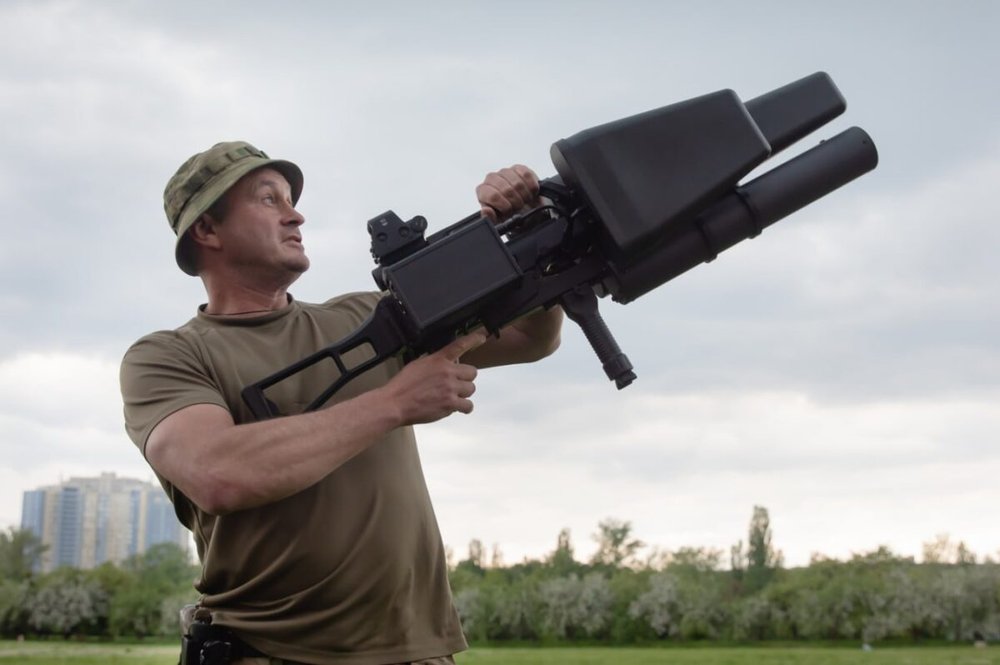 Що таке РЕБ простими словами: як працює радіоелектронна боротьба, глушіння дронів 