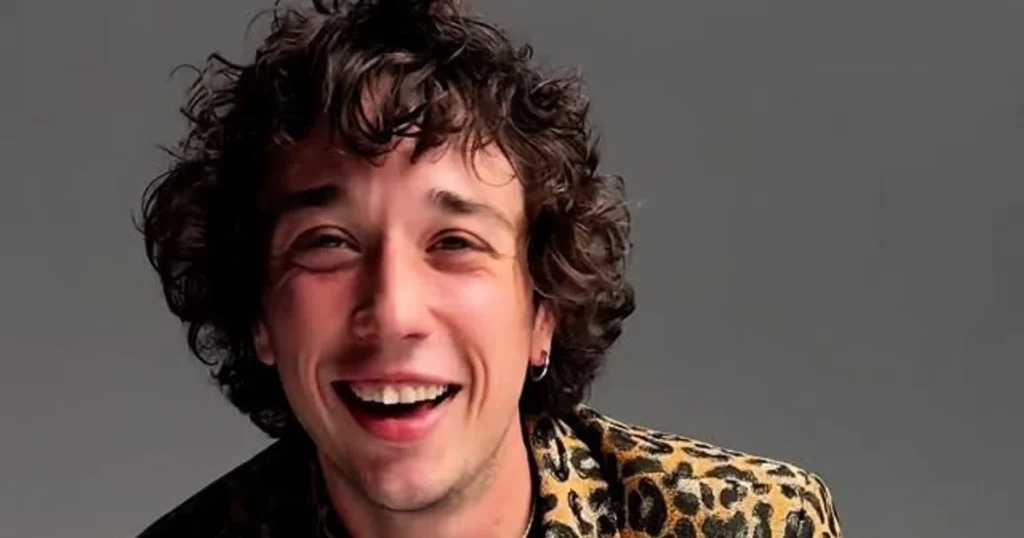 Співак BRYKULETS зізнався, що працює в школі та навчає підлітків