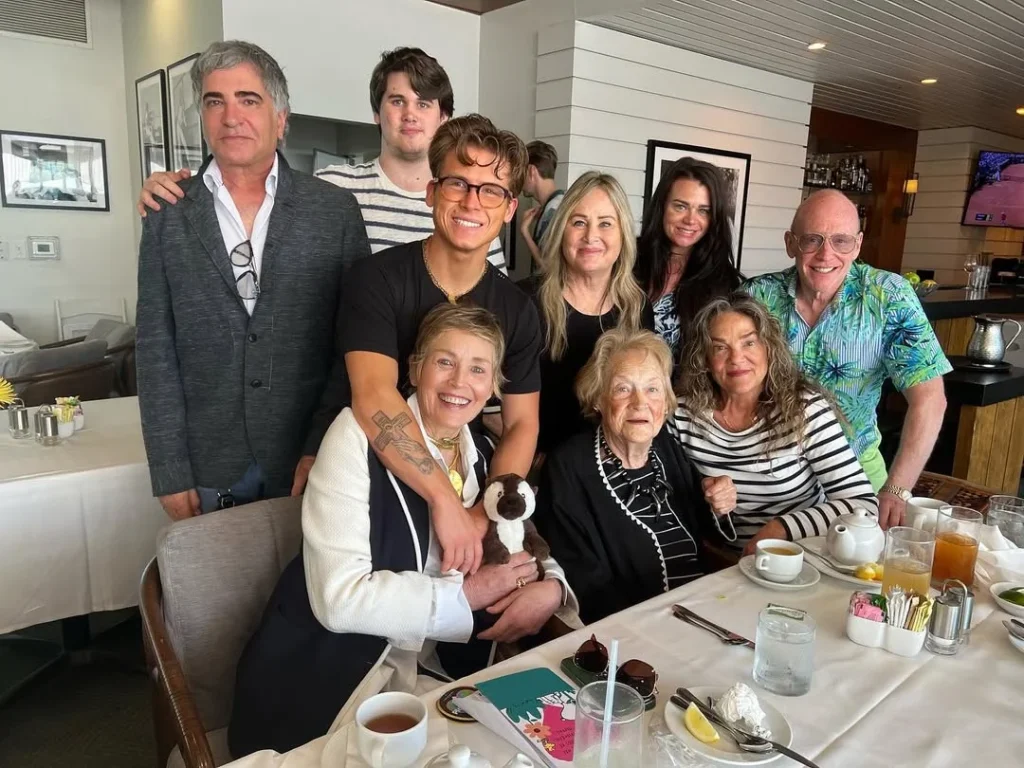 Син Шерон Стоун заручився з українкою: хто така Анна Євтушенко