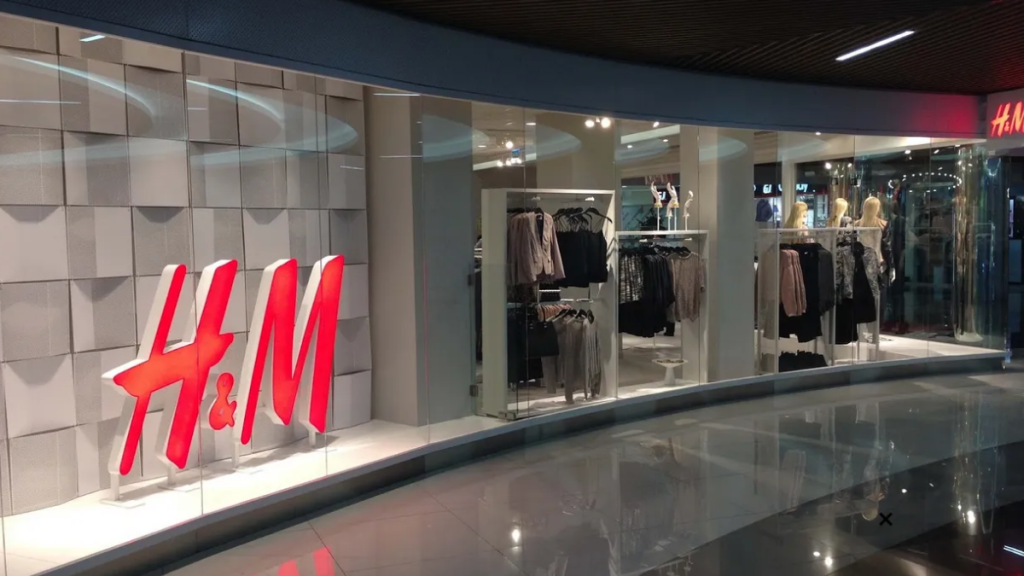 Онлайн H&M в Україні стартував: доставка, колекції та що купити першими