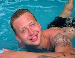 Novo Medical Center у Львові відмовив в обслуговуванні блогеру Олексію Мироненку через російську і мат Novo Medical Center у Львові відмовив в обслуговуванні блогеру Олексію Мироненку через російську і матNovo Medical Center у Львові відмовив в обслуговуванні блогеру Олексію Мироненку через російську і мат