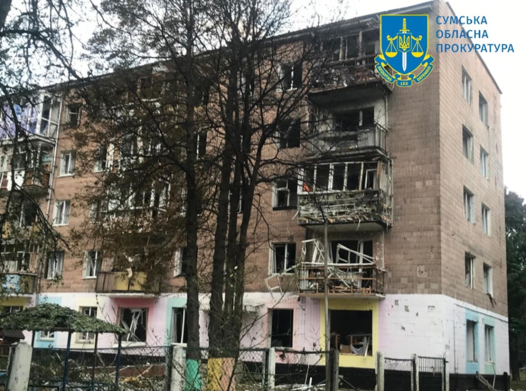 Конотоп під ударом дронів: у місті спалахнули пожежі, пошкоджено будинки та газові мережі