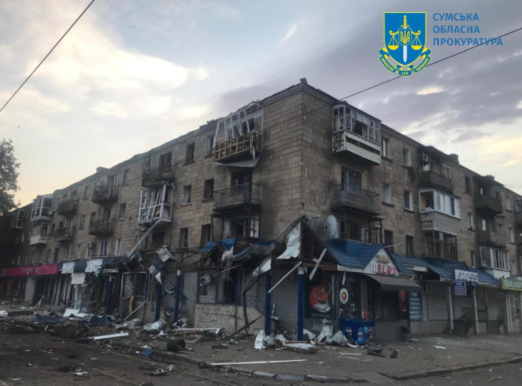 Конотоп під ударом дронів: у місті спалахнули пожежі, пошкоджено будинки та газові мережі