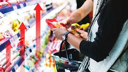 Інфляція набирає обертів: чому в Україні знову дорожчають товари і послуги