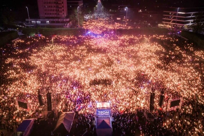 В Угорщині відбувся масштабний протест проти Орбана: чому вулиця знову стала політичною силою