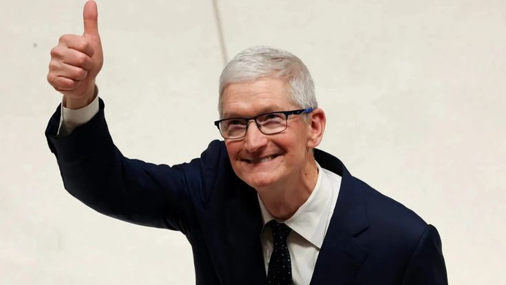 Тім Кук залишає посаду CEO Apple: компанію очолить Джон Тернус
