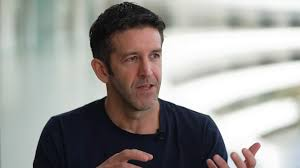 Тім Кук залишає посаду CEO Apple: компанію очолить Джон Тернус