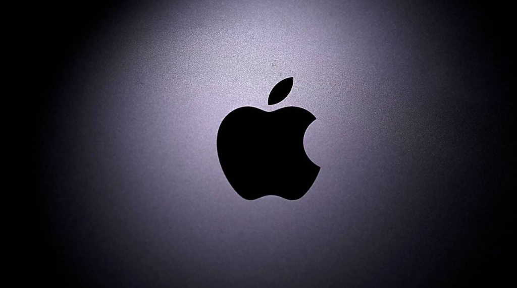 Тім Кук залишає посаду CEO Apple: компанію очолить Джон Тернус