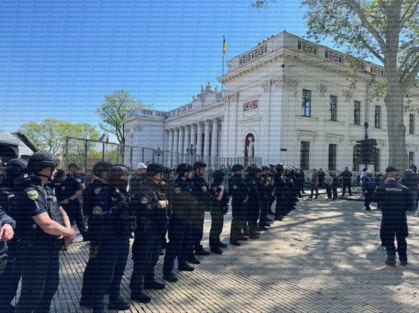 Протест ЛГБТ в Одесі: що сталося в центрі міста і чому поліція посилила заходи безпеки