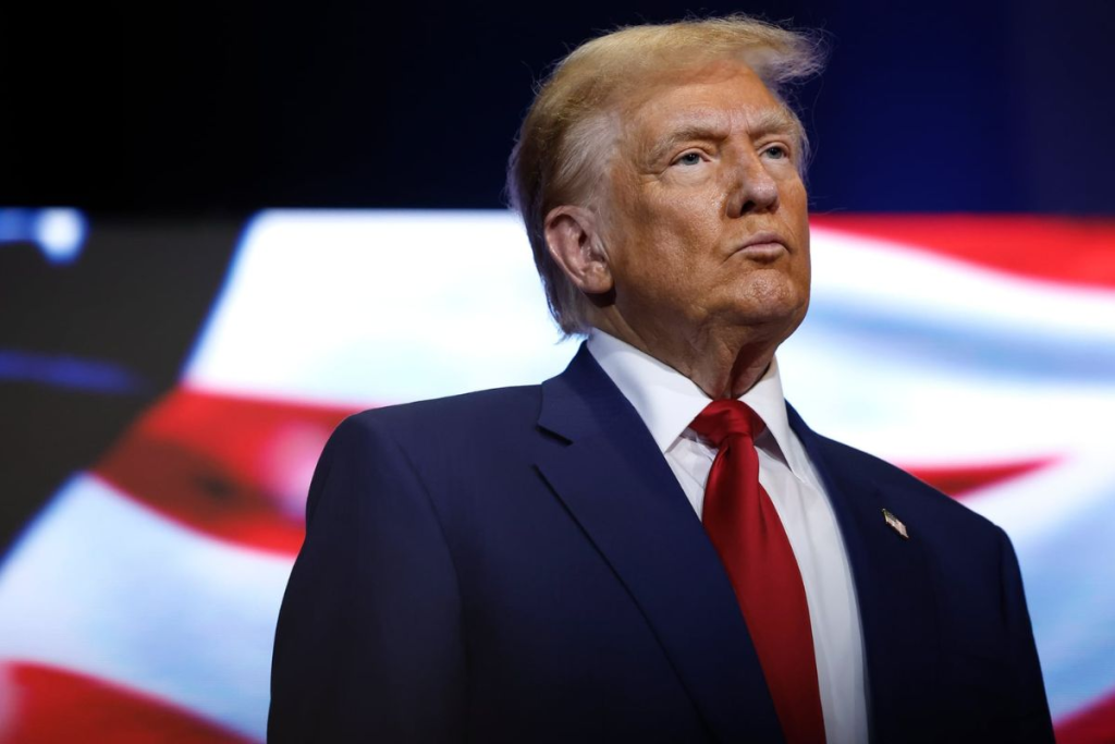 80-річчя Трампа перетворили на шоу з боями у клітці: США вибухнули критикою