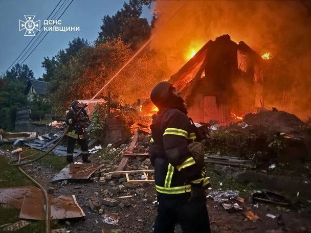 Зеленський анонсував відповідь Путіну після атаки по Україні: що сказав