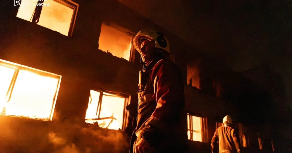 Нічна атака РФ на Україну 16 липня: двоє загиблих у Києві, пожежі та пошкодження в регіонах