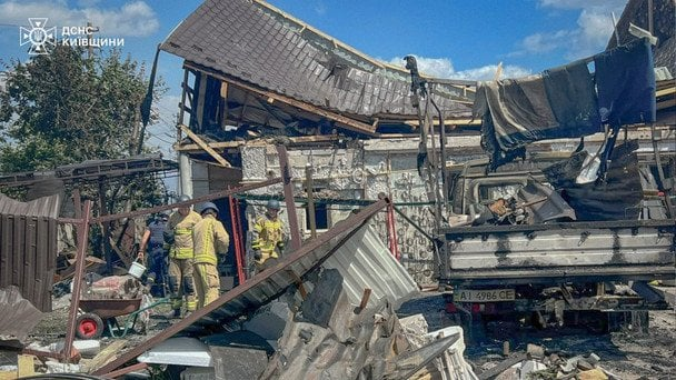 Понад три години вибухів у Вишневому: що сталося, де триває евакуація та яка ситуація зараз