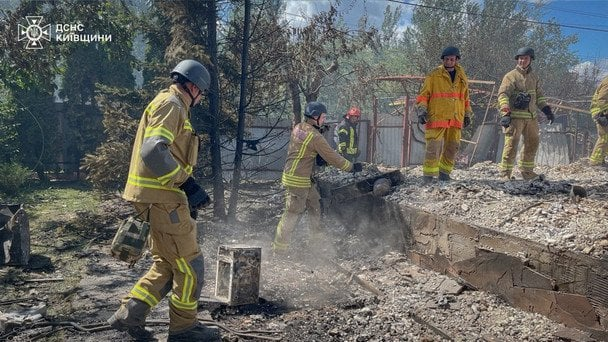 Понад три години вибухів у Вишневому: що сталося, де триває евакуація та яка ситуація зараз