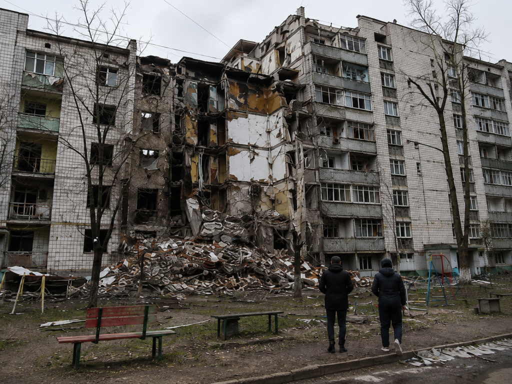 Дитина боїться вибухів: як пояснити обстріли та заспокоїти під час тривоги