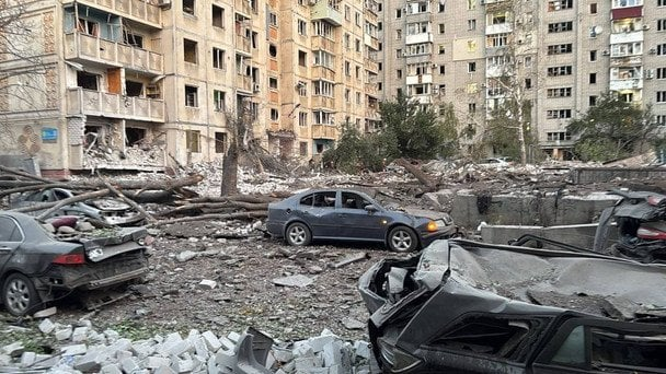 Росія масовано атакувала Кременчук: пошкоджені багатоповерхівки, приватні будинки та підприємство