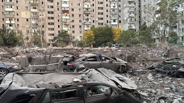 Росія масовано атакувала Кременчук: пошкоджені багатоповерхівки, приватні будинки та підприємство
