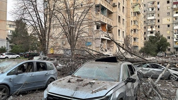 Росія масовано атакувала Кременчук: пошкоджені багатоповерхівки, приватні будинки та підприємство