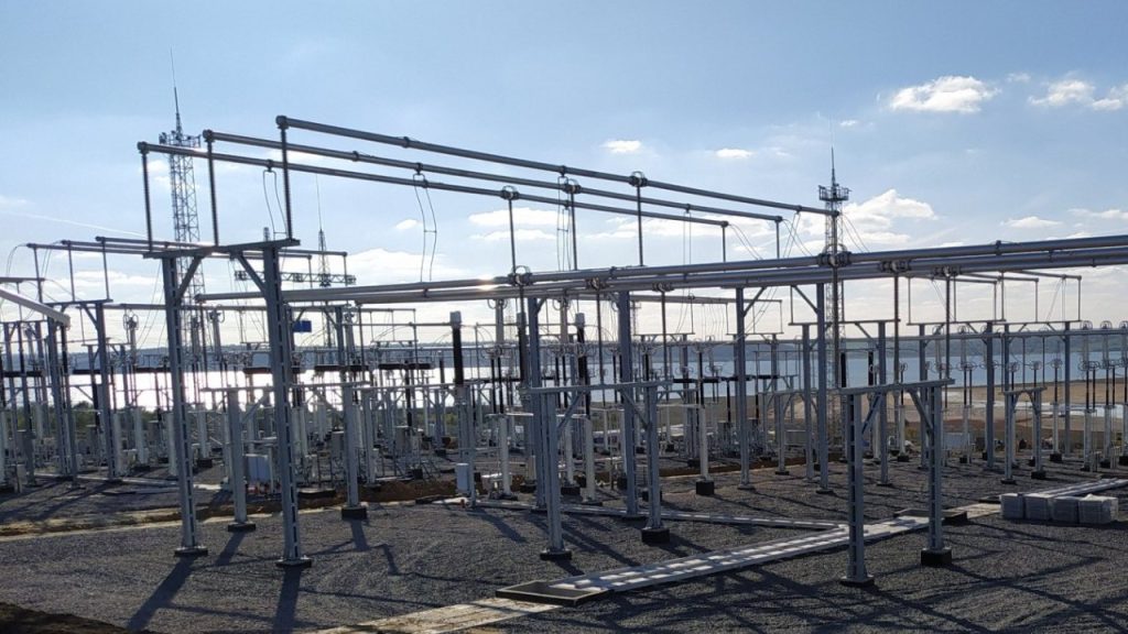 Відкрите розподільче устатковання 330 кВ на підстанції Прогресівка